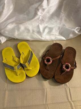 Vionic Ricci Orthotic Thong Sandals in Cinnamon Brown with Coral Embellishments